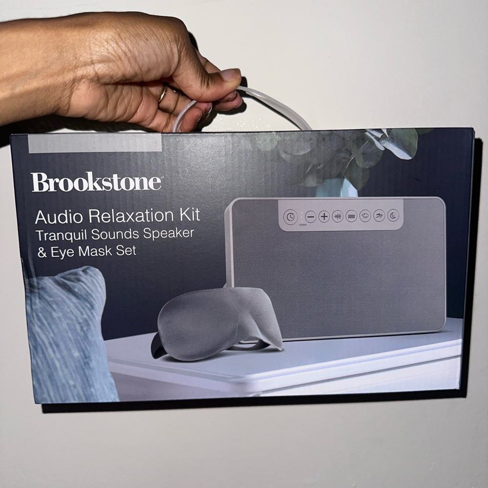 Brookstone Audio Relaxation Kit Tranquil Sounds Speaker & Eye Mask